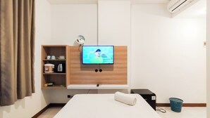 Room - Classic Studio (No Kitchen) With City View At Lodge Paskal Apartment (Bandung)