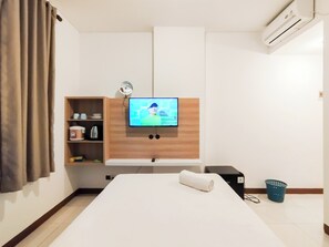 Free WiFi - Classic Studio (No Kitchen) With City View At Lodge Paskal Apartment (Bandung)
