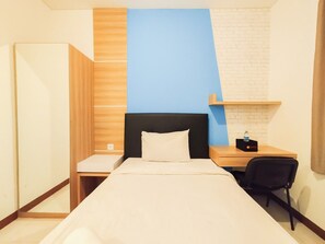 Studio | Free WiFi - Classic Studio (No Kitchen) With City View At Lodge Paskal Apartment (Bandung)