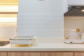 Studio | Eget kjøkken | Kjøleskap og kokeplater