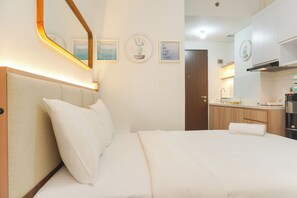 Studio - Well Designed And Comfy Studio Transpark Cibubur Apartment (Bekasi)
