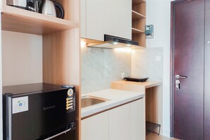 Studio | Eigene Küche | Großer Kühlschrank, Herdplatte