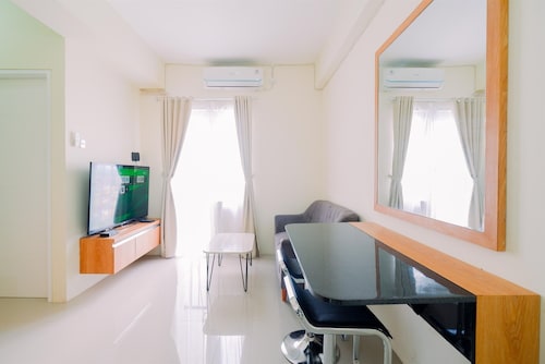 Warm And Cozy Living 2Br Bogorienze Apartment