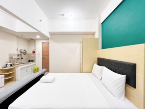 Studio | Free WiFi - Spacious Studio Room At Vida View Makassar Apartment (Makassar)