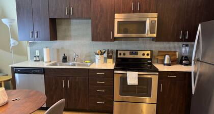 LA Luxe Retreat: 1-Bedroom Haven by Beverly Hills