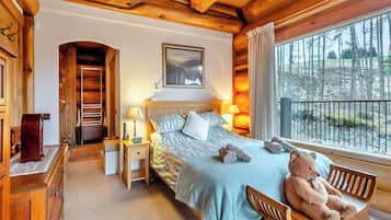 5 bedrooms, free WiFi, bed sheets
