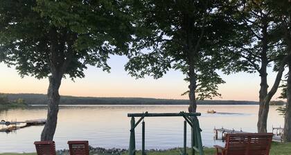 3 bedrooms Cozy Cabin on Westport Ontario, Family and pet friendly !