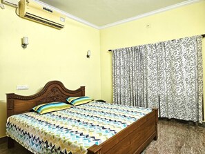 3 bedrooms, free WiFi, bed sheets