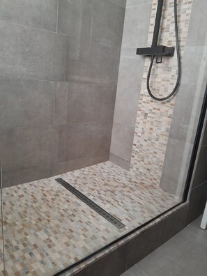 Shower, toilet paper