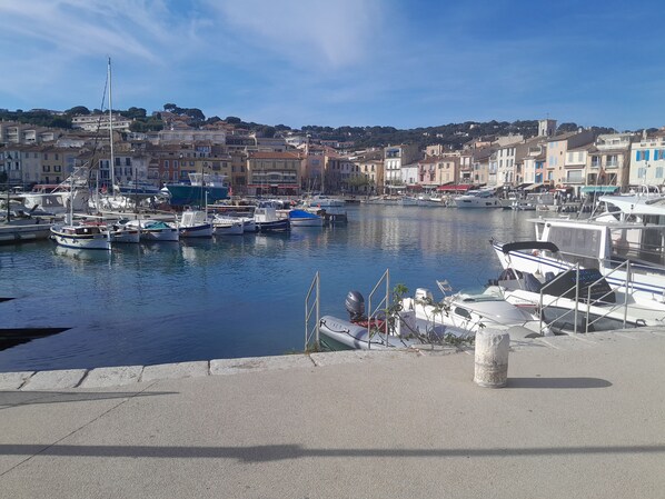 Marina - 1 Bedroom Apartment in Cassis (Cassis)