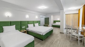 Family Room | 1 bedroom, desk, laptop workspace, blackout drapes