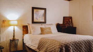 1 bedroom, bed sheets