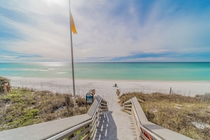 Beach nearby, sun-loungers, beach towels