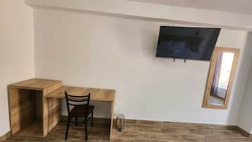 Superior Room, 1 Queen Bed, City View | Living area | Flat-screen TV