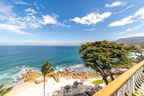 På stranden og strandhåndklær