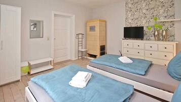 2 Schlafzimmer, Reisekinderbett, kostenloses WLAN, Bettwäsche
