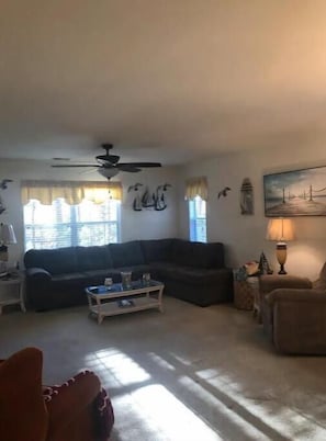 Living area - The Fairways (Myrtle Beach)
