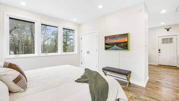 1 bedroom, desk, iron/ironing board, free WiFi