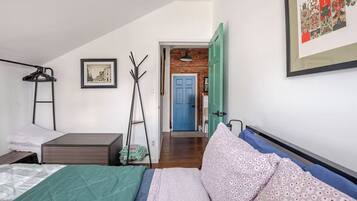 1 bedroom, iron/ironing board, free WiFi, bed sheets