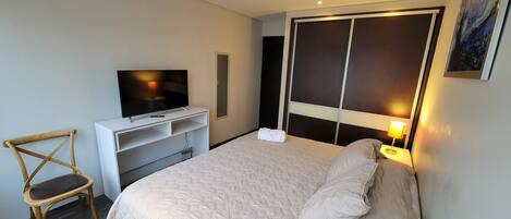 Fer et planche Ă repasser, Wi-Fi gratuit, draps fournis