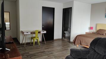 Iron/ironing board, free WiFi, bed sheets