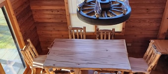 Private 100 Acre Wilderness Haven 2 minutes from the Grove City Premium Outlets