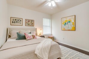 2 chambres, fer et planche à repasser, Wi-Fi gratuit, draps fournis