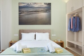 1 quarto, cofres nos quartos, escrivaninha