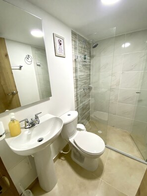 Junior Studio, 2 Bedrooms, City View | Bathroom