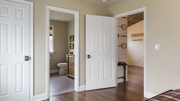 1 多间卧室、办公桌、免费 WiFi、床单