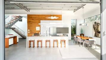 Basic Apartment | Living area | Flat-screen TV