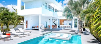 Entire Villa in Long Bay Beach