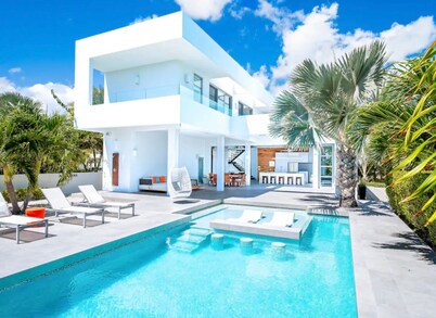 Entire Villa in Long Bay Beach