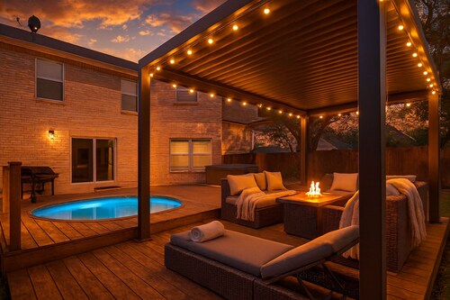 Stone Oak #1 Group Stay! sleeps 12! Hot Tub + Pool + Games+ Fire Pit Lounge