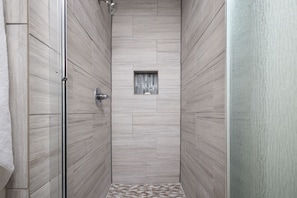 Hårtørrer, bidet, håndklæder, Sæbe