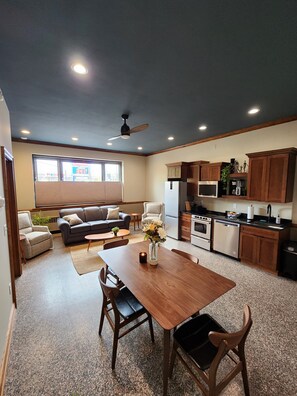Houdini Suite | Living area