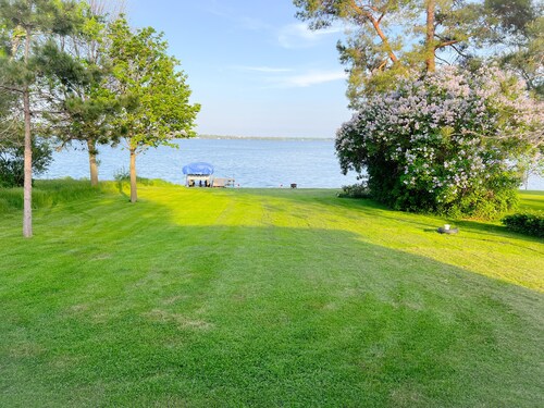 Cozy 3 bedroom, 1 bath home on Beaver Dam Lake