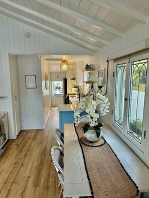 Family House | Private kitchen - Balboa Island Beach Cottage (Newport Beach)