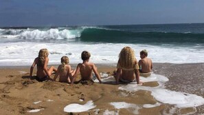 Outdoor dining - Balboa Island Beach Cottage (Newport Beach)