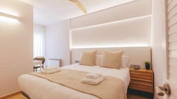 3 dormitorios, tabla de planchar con plancha, Internet y ropa de cama