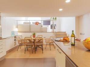 Dining - Hortes - Holiday Apartment Rental in Girona | Bravissimo (Girona)
