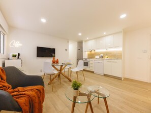 Interior - La Mercè - Holiday Apartment Rental in Girona | Bravissimo (Girona)