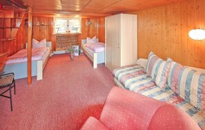 2 bedrooms, bed sheets