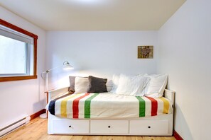 4 bedrooms, iron/ironing board, WiFi, bed sheets - Mont Tremblant - Pinoteau Townhouse (Mont-Tremblant)