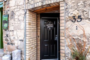 Exterior detail - River Merchant Inn Heintzman Music Suite (Stratford)
