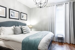 2 habitaciones, escritorio, tabla de planchar con plancha y wifi gratis 