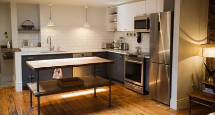 #5 · The Palatial - 1500 sq feet of amazing space.