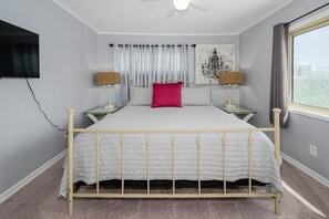 4 bedrooms, iron/ironing board, free WiFi, bed sheets - ~Large Home W/Pool & Hot Tub Near Beach, Park & Attractions~ (Panama City Beach)