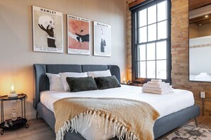 1 habitación, escritorio, tabla de planchar con plancha y wifi gratis 