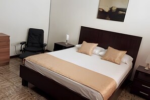 3 bedrooms, in-room safe, desk, laptop workspace - 201 Apartamento Completo Rers en Versalles 3 Habitaciones - Cali Tower Suites & Lofts (Cali)